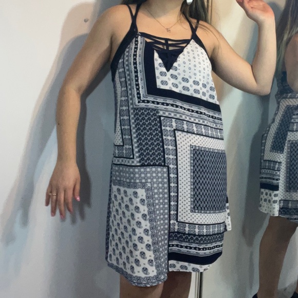 JEALOUS TOMATE DRESS COLOR BLUE/WHITE SIZE L - Picture 2 of 13